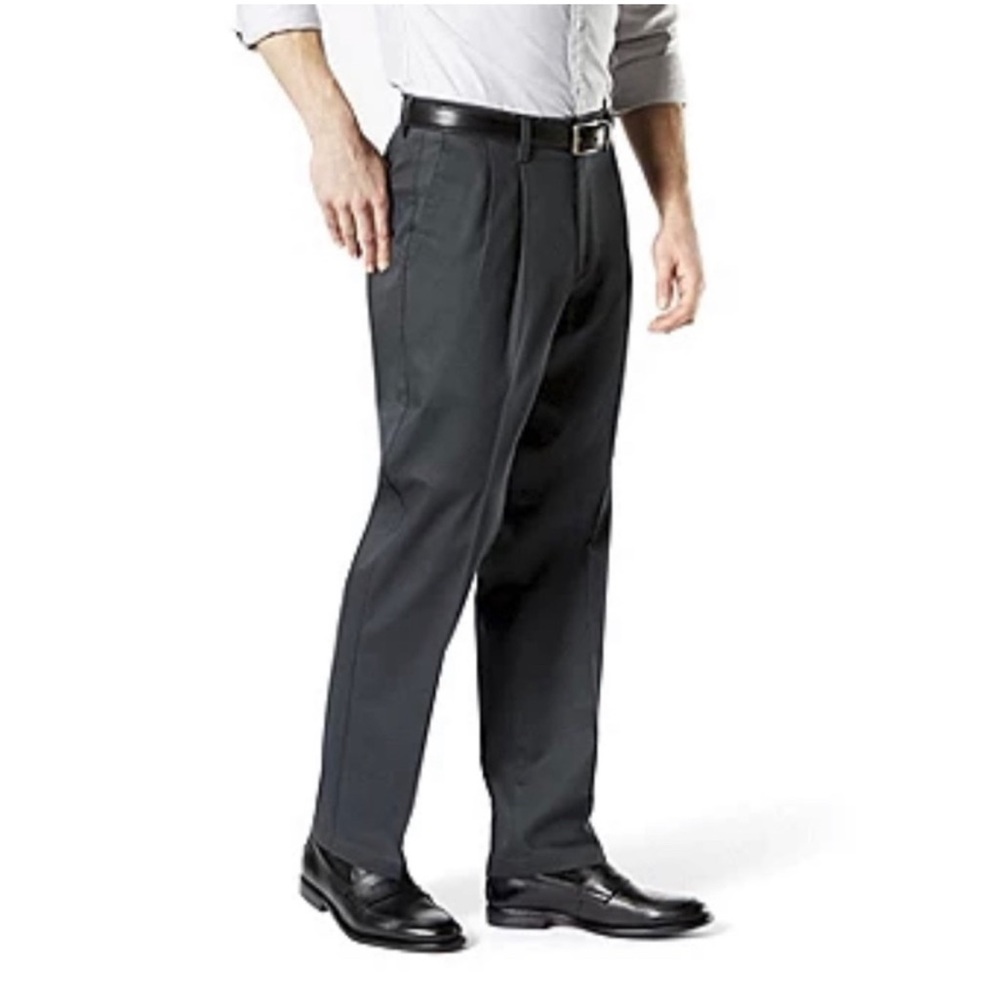 Dockers Khaki Lux Cotton Stretch Mens Classic Fit Pleated Pant Size 38 x 34 NWT